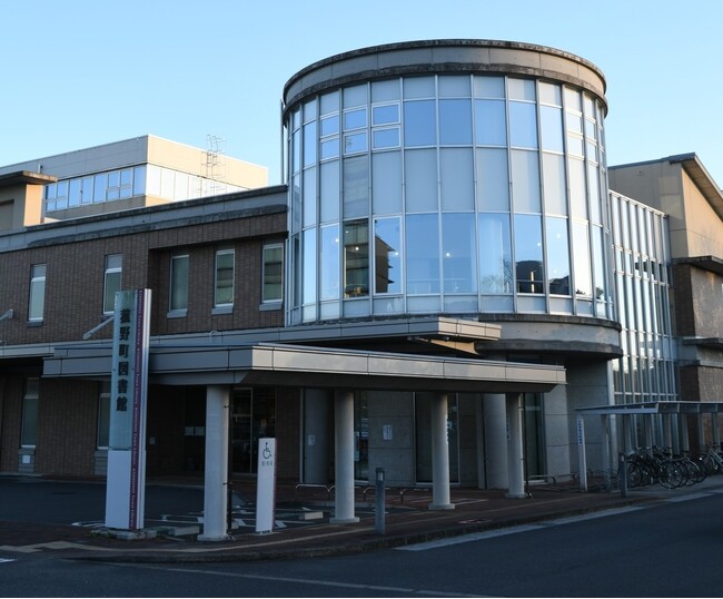 菰野町図書館と四日市工業高等学校による読書推進プロジェクト「移動式本棚のお披露目会」を開催します！