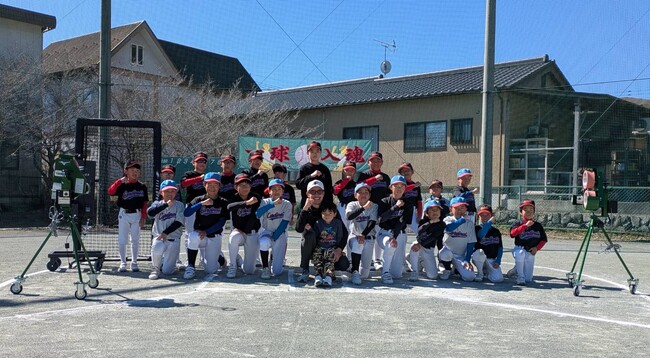 松本興産、地元少年野球チームにピッチングマシン寄贈　～町工場が地域の子どもたちの未来を支える～