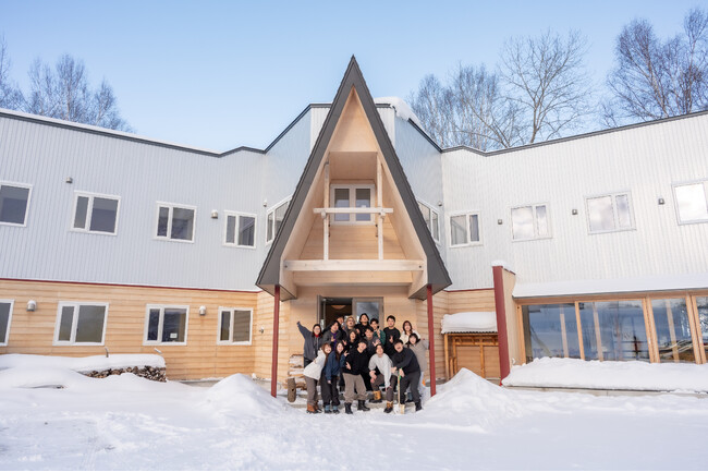 オフィスを離れ、雪の北海道へ | Compath、博報堂港部の越境型チームビルディング研修を実施