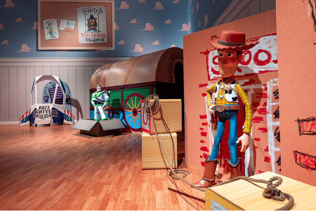 「ピクサーの世界展」本日からいよいよ開幕！！開幕を記念して、クリエイティブ・ディレクターのジェイ・ウォードとスペシャルサポーターの風間俊介がオープニングイベントに登場！