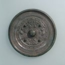 三角縁四神二獣鏡　古墳時代・4世紀　神奈川県平塚市 真土大塚山古墳出土　青銅製　 東京国立博物館蔵　(※貸与予定作品)