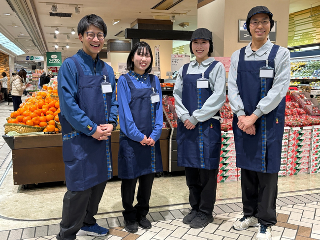 生活協同組合コープこうべ、30年ぶりに店舗職員制服を刷新！「神戸タータン」と公式キャラクター「コーピー」を取り入れ、地域との絆と、多様な働き方を支えるデザインへ