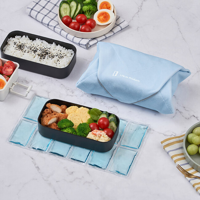 夏のお弁当の傷み対策に！様々な形に合わせて巻けるフレキシブルな保冷剤と、テープなしで貼り付く保冷クロスがセットになった「WrapCool（ラップクール）」をLife on Productsより新発売
