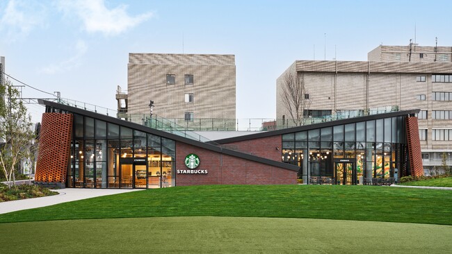 春のお出かけにぴったり！！　スターバックス コーヒー 大井町トラックスパーク店　3月28日オープン家族の一員ワンちゃんも一緒にみんなで集合！