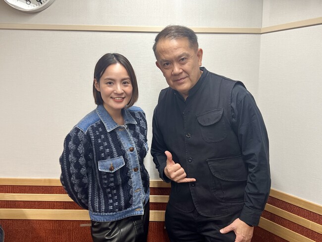 平日夜の生放送！音楽ラジオ番組「TIME TRACKS」が4月スタート。ロックもR&Bもその日の気分で。個性溢れる2人のDJが、大人の洋楽を自由にセレクト