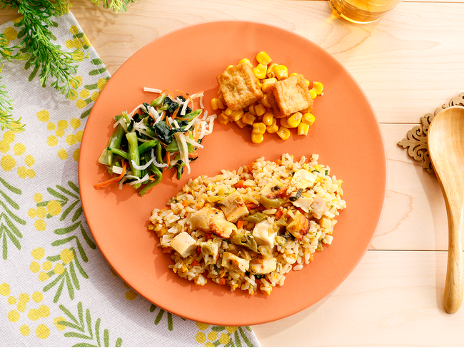 グリルチキンに高菜がアクセントの「ゴロゴロ具沢山高菜チキンピラフ」が3月24日（火）に新登場