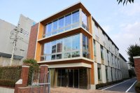 環境学部の拠点「19号館」が竣工~都内大学初の木造Nearly ZEBを取得~