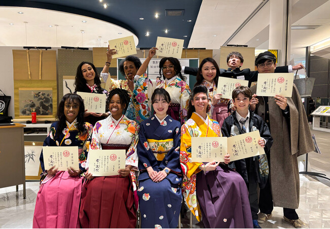 MEGAたんす屋羽田エアポートガーデン店、訪日観光客向け「日本の学校体験プログラム」を開始!