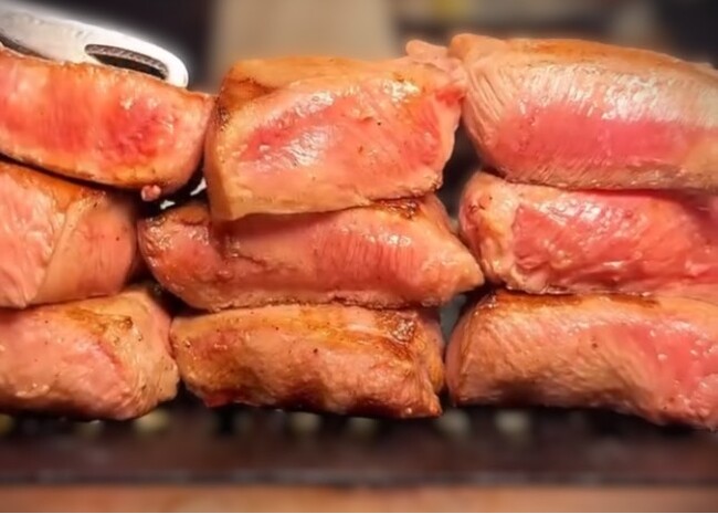 【天王寺】厚切り仙台牛タンが“限界突破”の食べ放題！「焼肉倶楽部」で春宴会を彩る極上の焼肉体験を