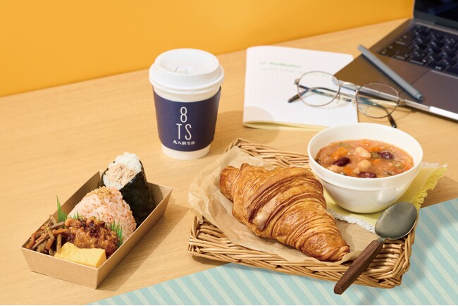 JR品川駅「エキュート品川」朝食フェア「エキュート品川でStart!Morning」開催！肉厚ソーセージを贅沢に味わう「ホットドッグ」、タイ風おかゆ弁当など、バラエティ豊かな品川限定メニューが登場