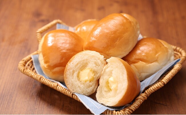 【ローソンストア100・4月の新商品】家計を応援！朝食の定番「ロールパン」をおいしさそのまま値下げリニューアル　端午の節句を彩る「かしわ餅」や初夏先取りの「冷し麺」など順次発売