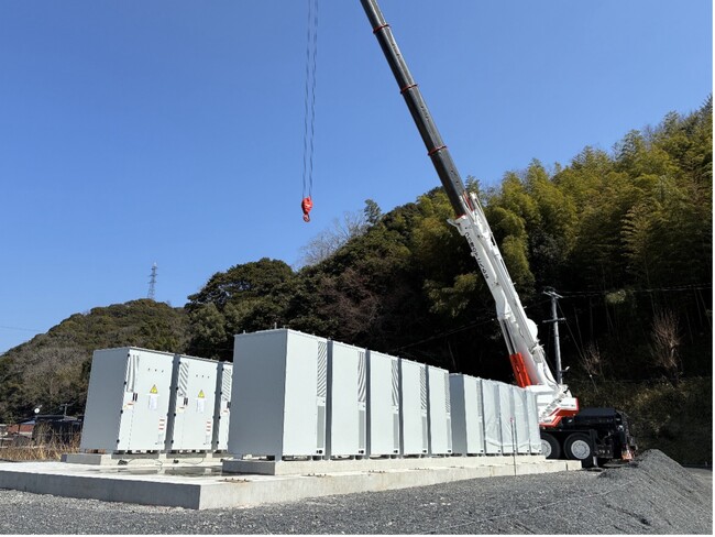 【日本蓄電池株式会社】島根県益田市にて系統用蓄電施設「NC益田市多田町蓄電所」蓄電池設置開始