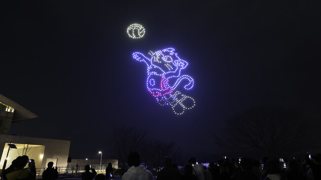 【PFUブルーキャッツ石川かほく】夜空に“ブルーニャ”！ホーム最終節で国内初のプロバレーボール×屋外ドローンショーを実施