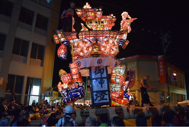 【富山県南砺市】300年の歴史が燃える「福野夜高祭」を特等席で。地元案内人と巡る「特別観覧プラン」が4月1日より販売開始