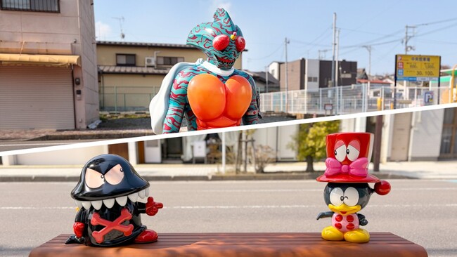 石巻マンガロードに新たなベンチアート2基が登場！「仮面ライダーアマゾン」など石ノ森キャラクターと触れ合えるまちなか空間が拡充【宮城県石巻市】