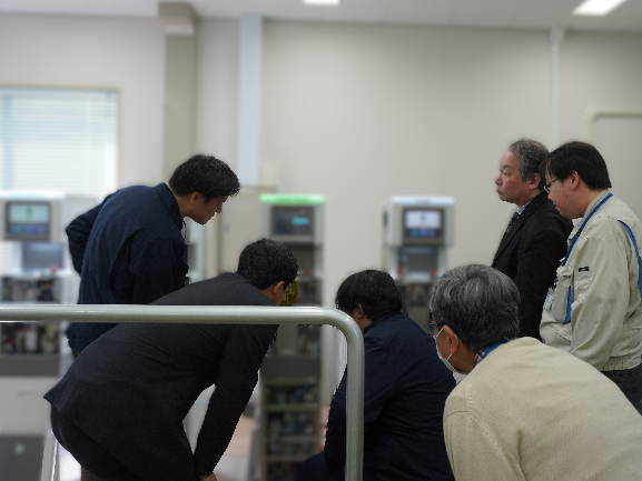 【KOSEN】“教える人も学び続ける”旭川・佐世保の両高専で教員向け半導体製造研修を同時開催、全国の教員が実践的な製造現場を体験