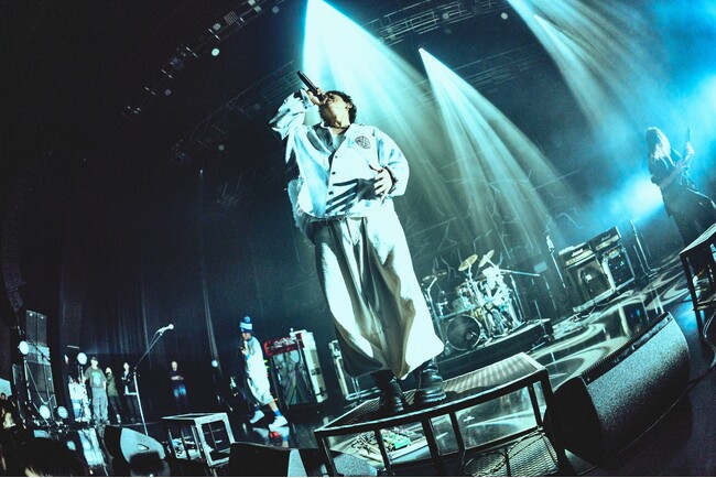 THE ORAL CIGARETTES、思考を飛び超えるスピードで爆走した『ERASE the Border Tour』ファイナル、 成熟の向こう側で新たな衝動に身を任せる現在のオーラルを綴る