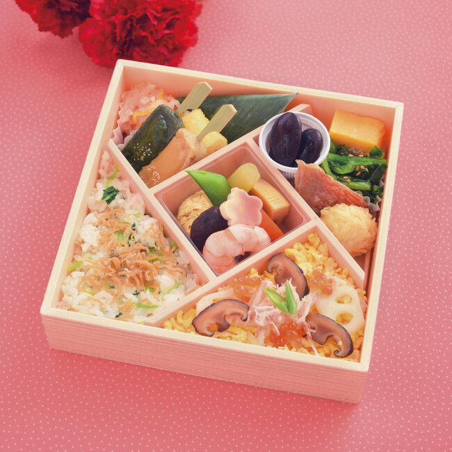 【梅の花テイクアウトショップ】日頃の感謝を込めて…12種のおかずが入った「母の日弁当」2日間限定販売！