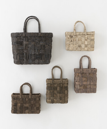 ＜Y. & SONS＞染色した楮（こうぞ）で編まれた籠バッグ『SOSAKUBAG』を発売