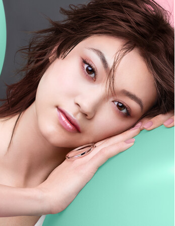 色彩設計ですっぴんリップさらに格上げ。色補正とケアで唇の美しさ呼び覚ます、新プライマーオイルリップ「キヌケアCCオイル」2026年4月3日（金） 全国発売