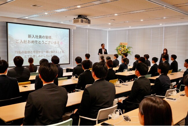 アイティフォー、2026年度入社式を開催、過去最多73名が入社
