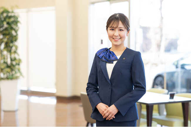 茨城トヨペット株式会社、新ユニフォームを導入。カーシーカシマ株式会社とのコラボレーションで、おもてなしに新たな彩りを