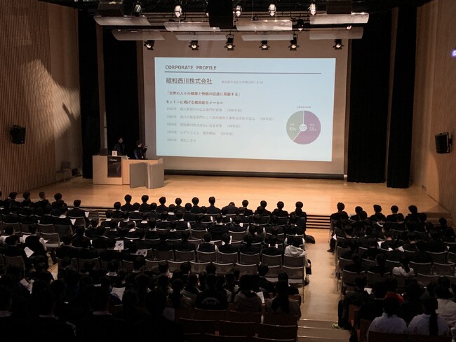 “眠り”を味方に【昭和西川】九州産業大学付属九州高等学校・全運動部生500名がコンディショニングをサポートする「スリープトレーニング」を受講！