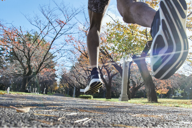 【英国発サステナブルランニングブランド「hylo ATHLETICS」より、圧倒的な”安定感”で走りを支える新モデル「hylo AXIS」が2026年4月1日（水）より発売】