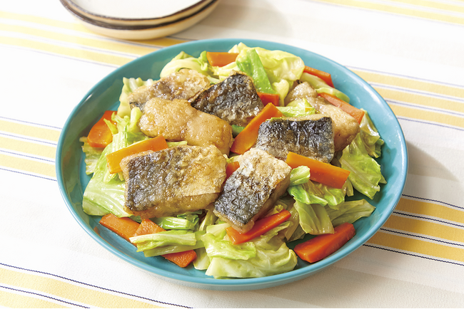 フライパンひとつでサワラのバター炒め　「子どもに魚と野菜を」利用者参加で開発