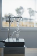 水上蒸留機で蒸留します