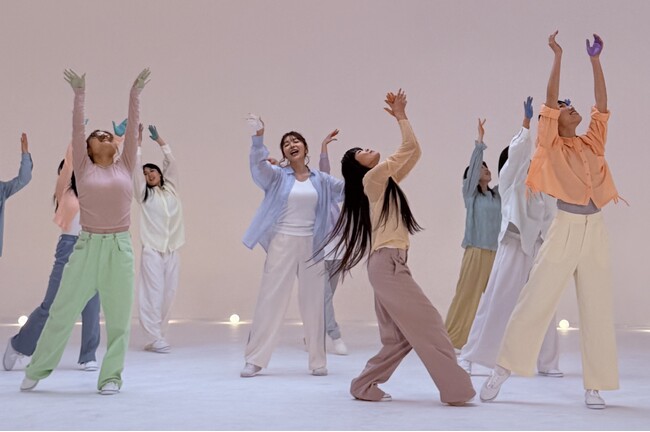 聞こえない人と聞こえる人による手話歌ダンスの映像作品が完成しました