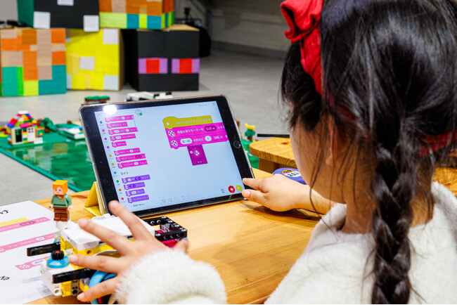 【満員御礼】120名の小学生が夢中に！ミッテン府中の「レゴ×マイクラ」プログラミングイベントで、遊びを学びに変える体験を提供