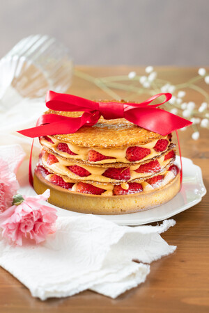 【DISHES and TART SAN】母の日のお祝いに。限定ホールタルトが登場！予約開始2026年4月10日～