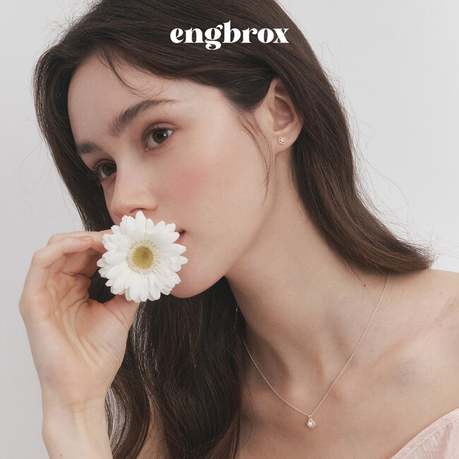繊細な輝きで日常を彩る韓国アクセサリーブランド「engbrox(エングブロックス)」が日本初進出、渋谷PARCOに登場