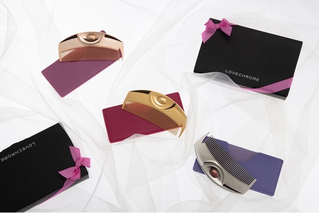 ラブクロムから、限定カラーケースをセットにした贅沢なギフトBOXが登場。この時期だけの特別な彩りと、プレミアムな輝きを。