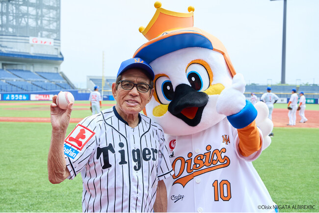 角上魚類の「勝負メシ」で応援！4/29(水・祝)オイシックス新潟アルビレックスBC vs阪神タイガース戦「角上魚類サンクスデー」を開催。名物『番屋汁』や大ヒット『四色丼』の海鮮強力打線でチームを後押し