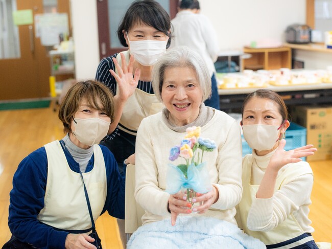 【事例発表】91歳・要介護4の女性が自ら口紅を手に取るまで──美容施術4日間で起きた変化を検証