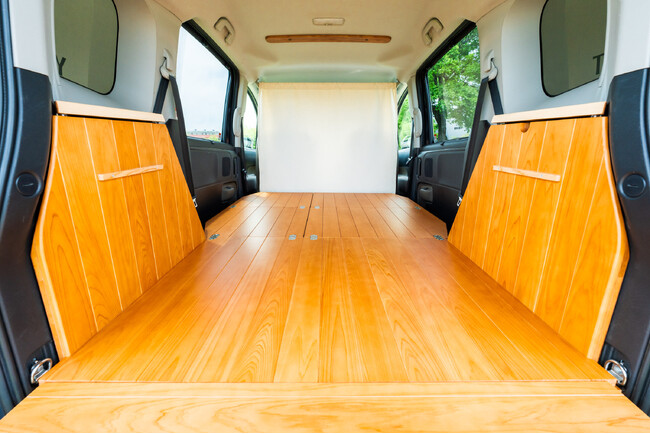 ついに九州進出！トヨタカローラ博多で「VANLIFE ROOMKIT」の取り扱いを開始