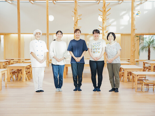 保育現場に “カラフルな個性” を。社会福祉法人檸檬会が保育者の多様性と専門性を両立する「身だしなみガイドライン」を策定