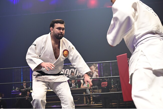 ウルフアロン、カカロニ・栗谷や“ベンチプレス400キロ男”ら挑戦者全員を1分以内に撃破！ウルフ「すごい悪いことしちゃった気分…」6人の子どもたちが客席から見守るノッコン寺田をわずか18秒で瞬殺