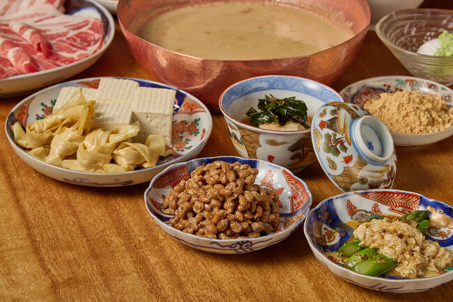 最高に美味しい“納豆しゃぶしゃぶ”こく旨納豆味噌スープとシンバイオティクス２０２６年４月１５日(水)　しゃぶしゃぶKINTAN代官山本店で販売開始