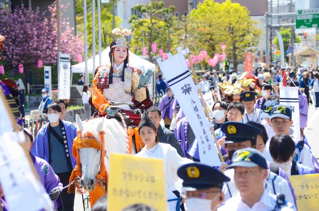 清和源氏の歴史を紡ぐ 絢爛豪華な懐古行列 / 兵庫県川西市