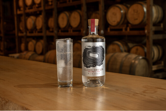 野沢温泉蒸留所3周年を記念したクラフトジン「CLASSIC DRY GIN Distiller’s Cut」を数量限定で発売
