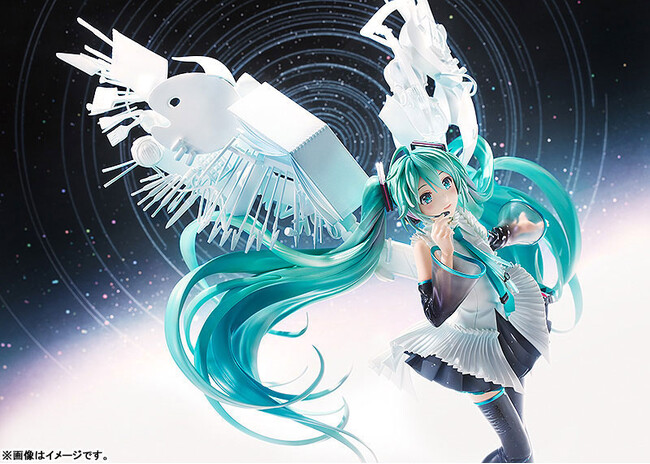 イラストレーターRella氏によって描かれた、「16歳の誕生日」をテーマにしたビジュアルの『初音ミク』フィギュアが再販！