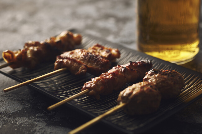 【ホテルインディゴ東京渋谷】焼き鳥職人の伝統的な技を生かした本格炭火 ”Yakitoriセット”を、5月1日（金）より提供開始。