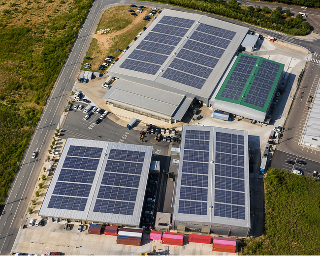 操電、県西運輸のつくばみらい物流センターに合計2MW級の太陽光発電設備を導入開始