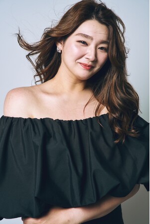 日本語・韓国語・英語を扱うトリリンガルシンガー Kazuyo オフィシャルファンクラブを開設!