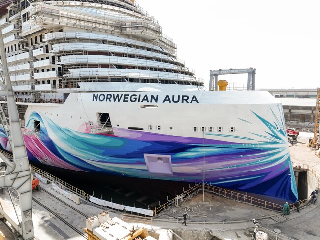 ノルウェージャンクルーズライン、最新客船「ノルウェージャン オーラ(TM)」の進水式を実施