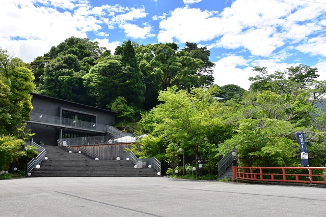 【奥湯河原温泉山翠楼SANSUIROU・源泉のお宿湯河原千代田荘】混雑を避けてお得に宿泊！