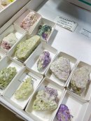 カラフルな宝石の原石
